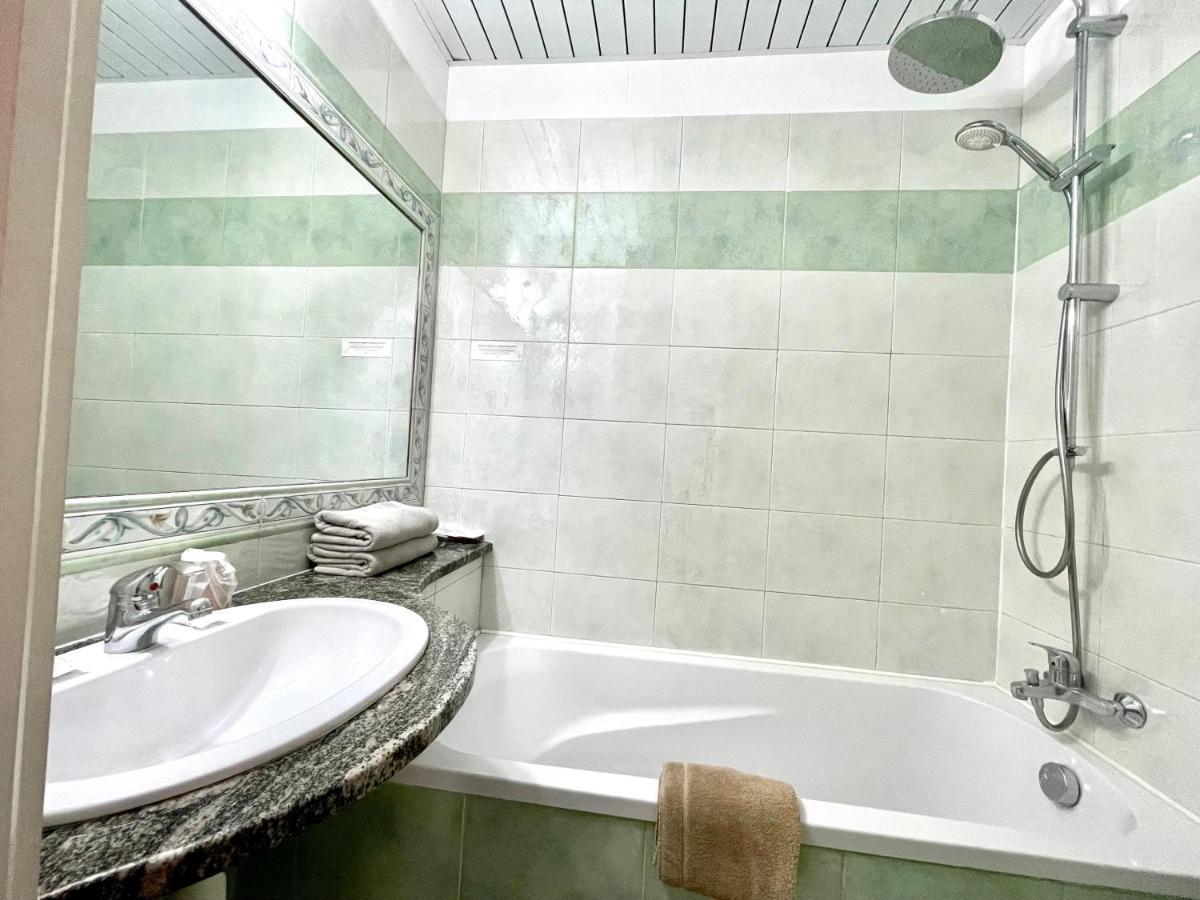 Le Mirval Otel La Brigue Dış mekan fotoğraf